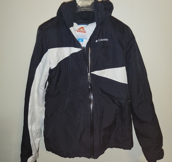 Columbia Women's Black and White Ski Jacket - Picture 1 of 6